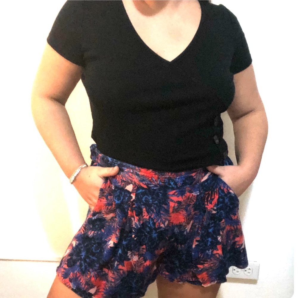 Roxy Tropical Shorts 🌺 - Picture 5 of 14